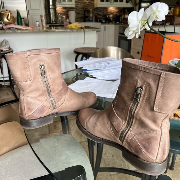 OLUKAI tan smoke brown genuine leather ankle moto boots beige taupe 8.5 - Picture 9 of 15